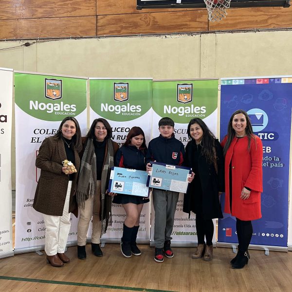 Entrega de computadores JUNAEB